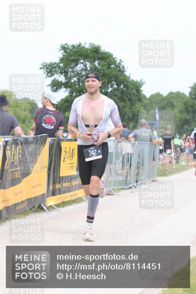 22.06.2025 - Viking Triathlon H.Heesch http://msf.ph/oto/8114451 22.06.2025 14:52:17 Laufen 101, 242, 553 meine-sportfotos.de