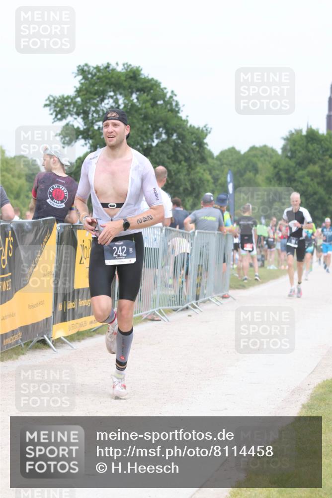 22.06.2025 - Viking Triathlon H.Heesch http://msf.ph/oto/8114458 22.06.2025 14:52:17 Laufen 101, 242, 553 meine-sportfotos.de