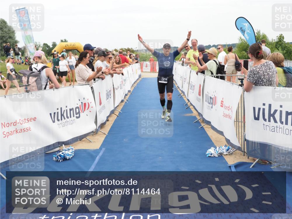 22.06.2025 - Viking Triathlon MichiJ http://msf.ph/oto/8114464 22.06.2025 15:05:13 Ziel 214 meine-sportfotos.de