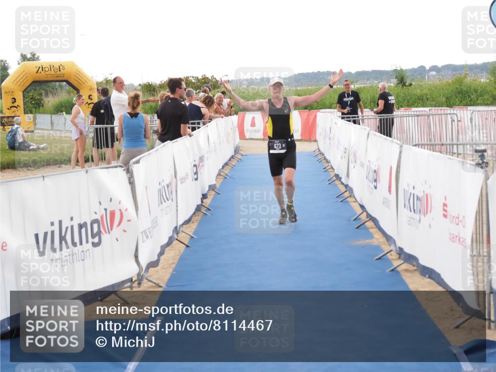 22.06.2025 - Viking Triathlon MichiJ http://msf.ph/oto/8114467 22.06.2025 16:26:12 Ziel 423 meine-sportfotos.de