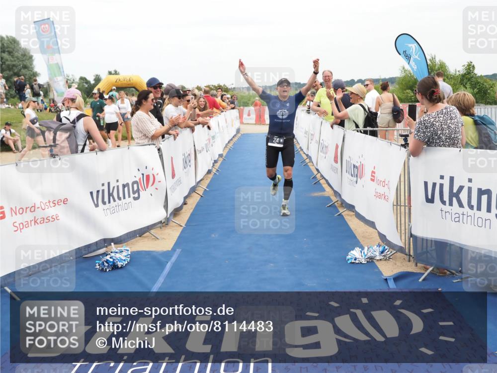 22.06.2025 - Viking Triathlon MichiJ http://msf.ph/oto/8114483 22.06.2025 15:05:13 Ziel 214 meine-sportfotos.de