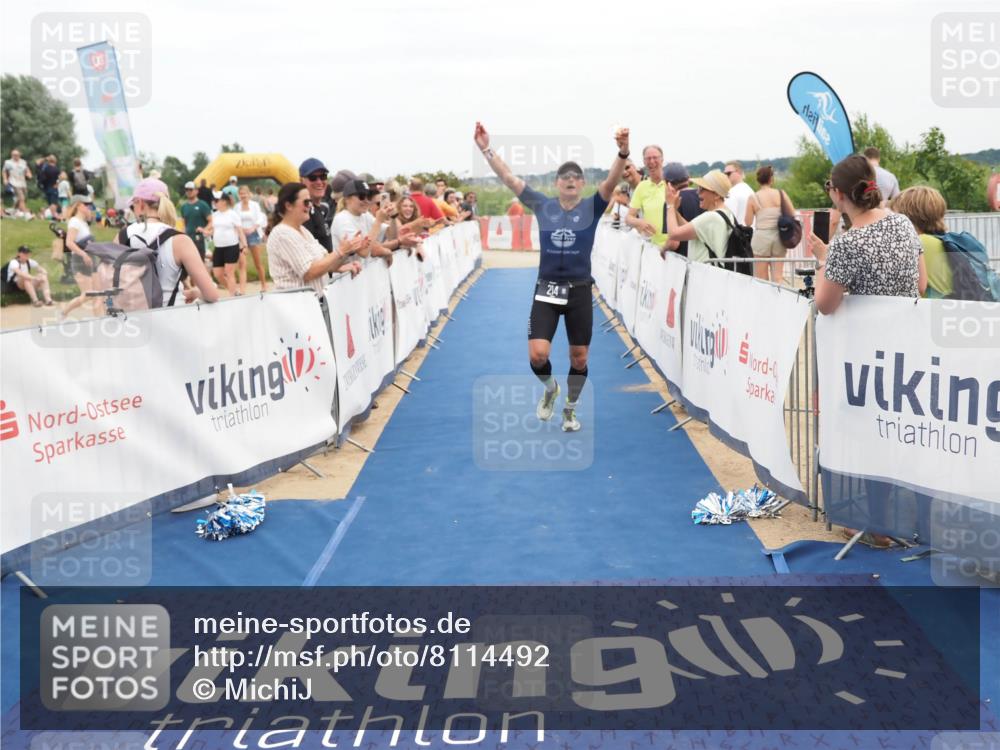 22.06.2025 - Viking Triathlon MichiJ http://msf.ph/oto/8114492 22.06.2025 15:05:13 Ziel 214 meine-sportfotos.de