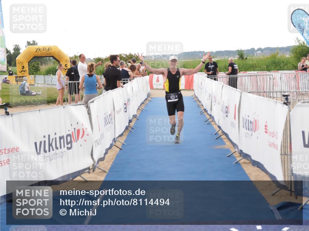 22.06.2025 - Viking Triathlon MichiJ http://msf.ph/oto/8114494 22.06.2025 16:26:12 Ziel 423 meine-sportfotos.de