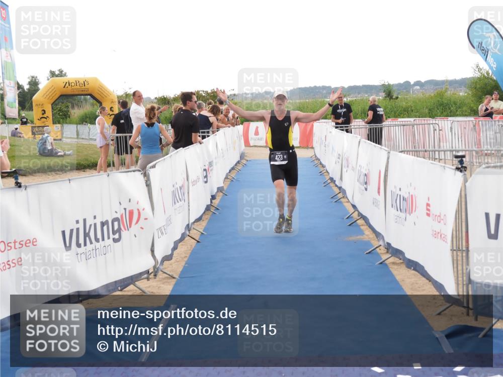 22.06.2025 - Viking Triathlon MichiJ http://msf.ph/oto/8114515 22.06.2025 16:26:12 Ziel 423 meine-sportfotos.de