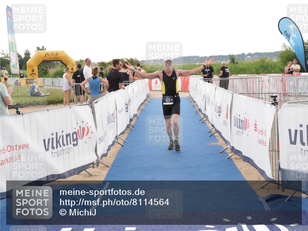 22.06.2025 - Viking Triathlon MichiJ http://msf.ph/oto/8114564 22.06.2025 16:26:13 Ziel 423 meine-sportfotos.de