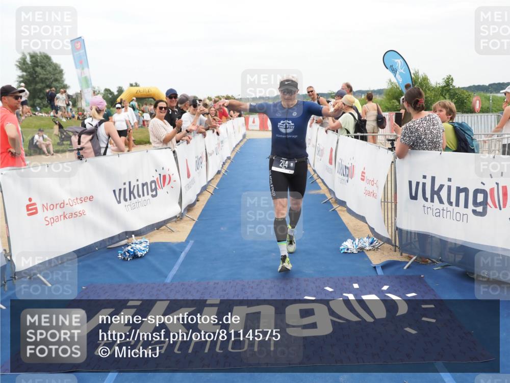 22.06.2025 - Viking Triathlon MichiJ http://msf.ph/oto/8114575 22.06.2025 15:05:14 Ziel 214 meine-sportfotos.de