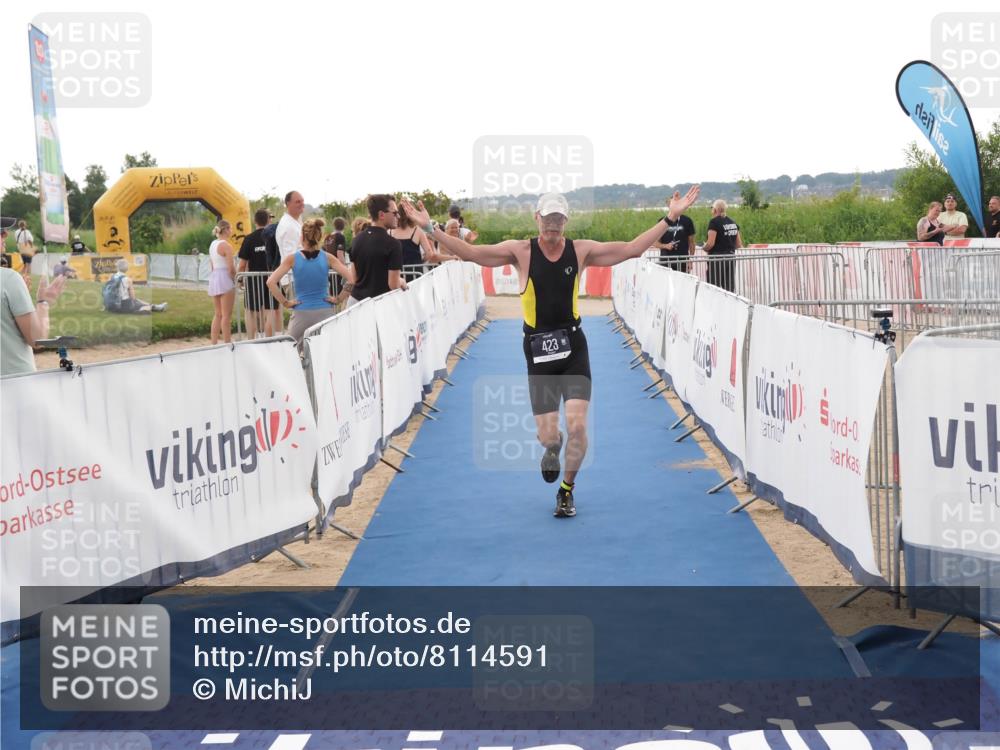 22.06.2025 - Viking Triathlon MichiJ http://msf.ph/oto/8114591 22.06.2025 16:26:13 Ziel 423 meine-sportfotos.de