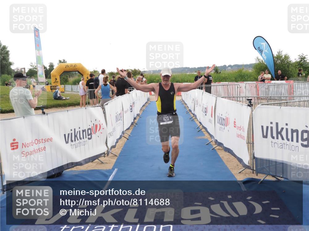 22.06.2025 - Viking Triathlon MichiJ http://msf.ph/oto/8114688 22.06.2025 16:26:14 Ziel 423 meine-sportfotos.de