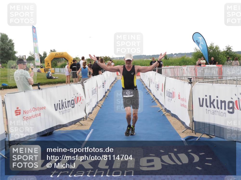 22.06.2025 - Viking Triathlon MichiJ http://msf.ph/oto/8114704 22.06.2025 16:26:14 Ziel 423 meine-sportfotos.de