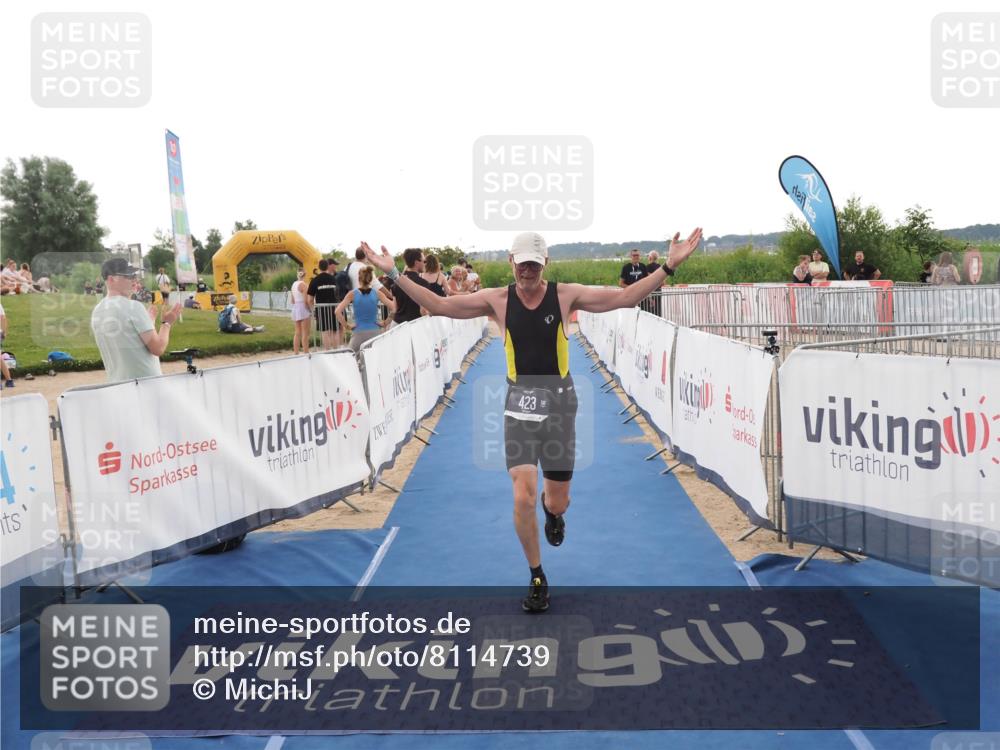 22.06.2025 - Viking Triathlon MichiJ http://msf.ph/oto/8114739 22.06.2025 16:26:14 Ziel 423 meine-sportfotos.de