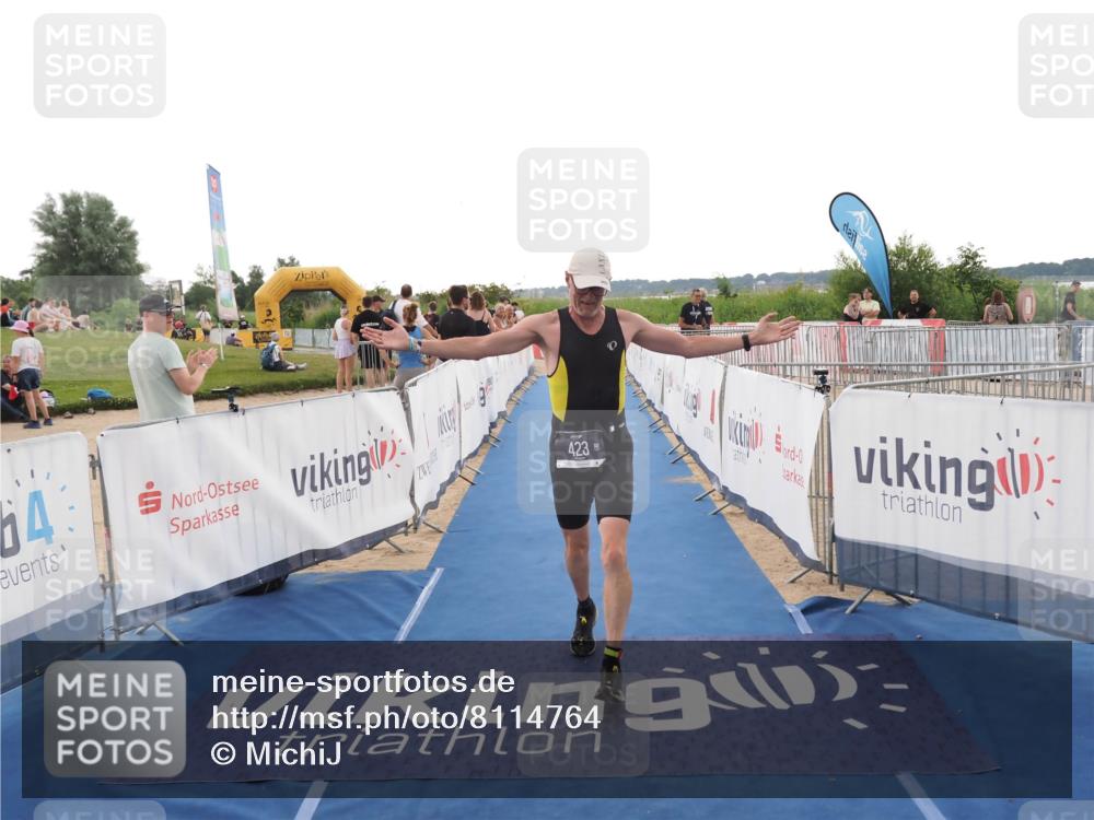 22.06.2025 - Viking Triathlon MichiJ http://msf.ph/oto/8114764 22.06.2025 16:26:14 Ziel 423 meine-sportfotos.de
