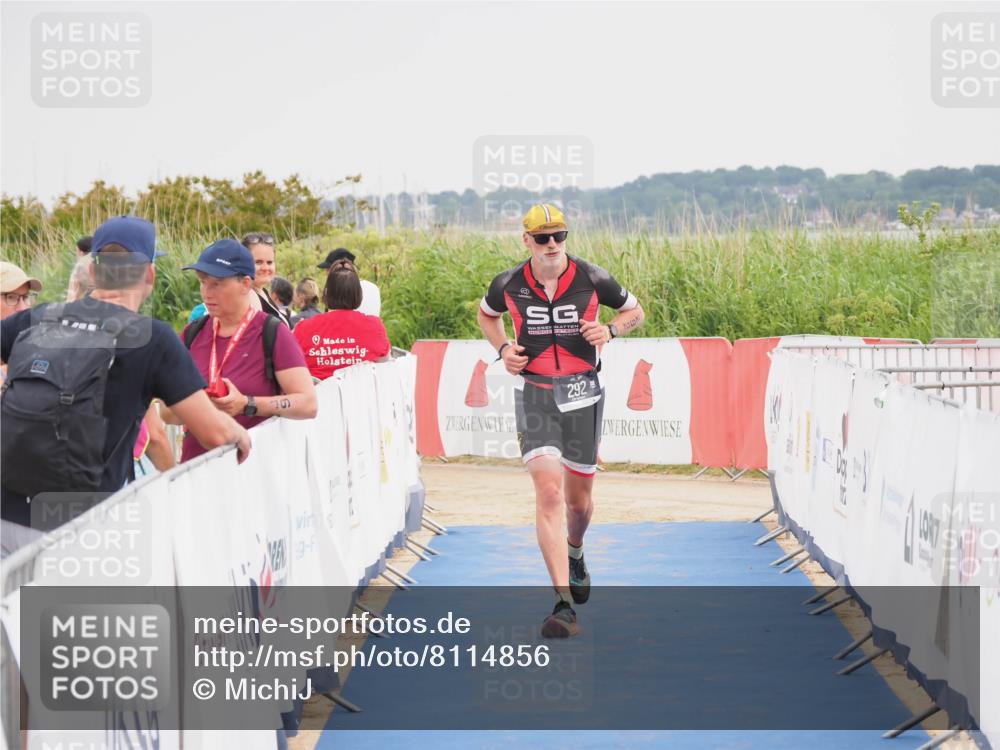 22.06.2025 - Viking Triathlon MichiJ http://msf.ph/oto/8114856 22.06.2025 16:46:36 Ziel 292 meine-sportfotos.de