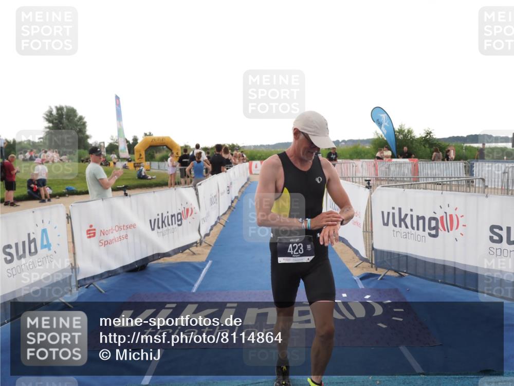 22.06.2025 - Viking Triathlon MichiJ http://msf.ph/oto/8114864 22.06.2025 16:26:15 Ziel 423 meine-sportfotos.de
