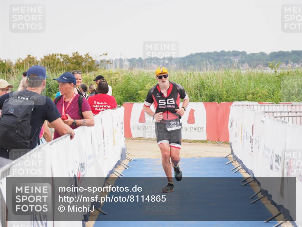 22.06.2025 - Viking Triathlon MichiJ http://msf.ph/oto/8114865 22.06.2025 16:46:36 Ziel 292 meine-sportfotos.de