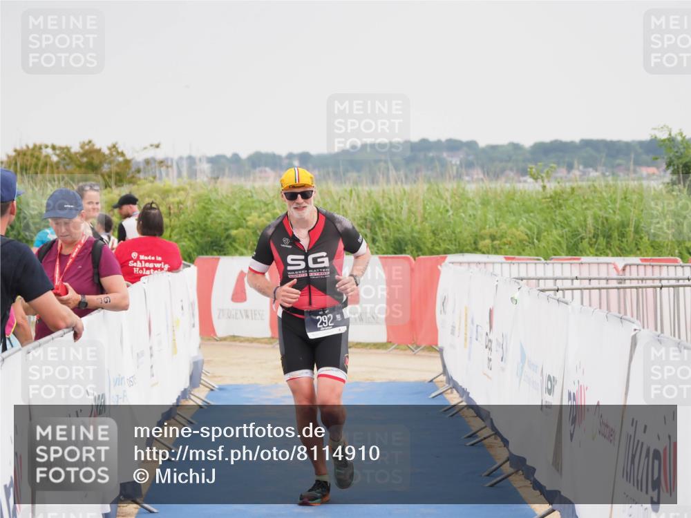 22.06.2025 - Viking Triathlon MichiJ http://msf.ph/oto/8114910 22.06.2025 16:46:37 Ziel 292 meine-sportfotos.de