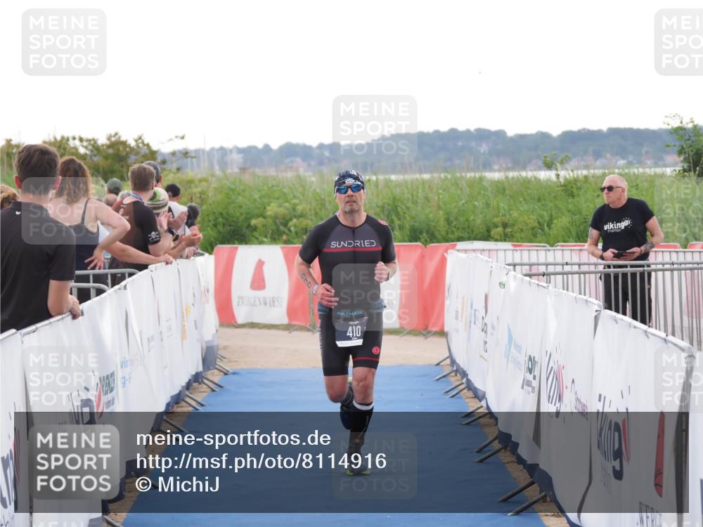22.06.2025 - Viking Triathlon MichiJ http://msf.ph/oto/8114916 22.06.2025 16:26:32 Ziel 410 meine-sportfotos.de