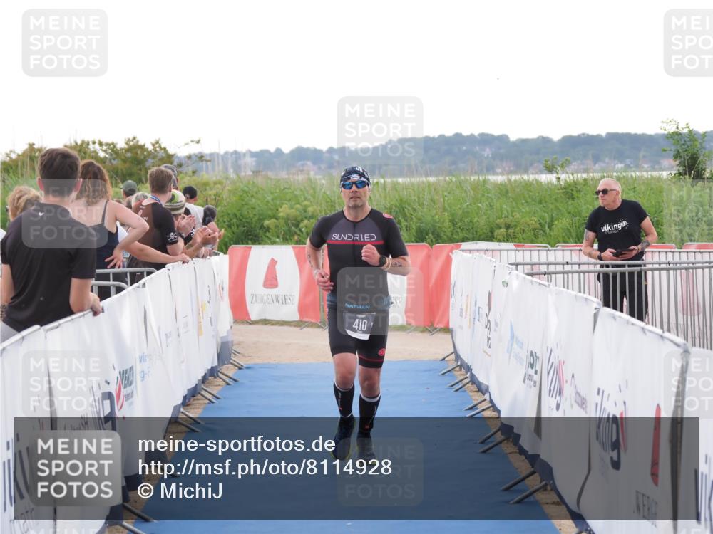 22.06.2025 - Viking Triathlon MichiJ http://msf.ph/oto/8114928 22.06.2025 16:26:32 Ziel 410 meine-sportfotos.de