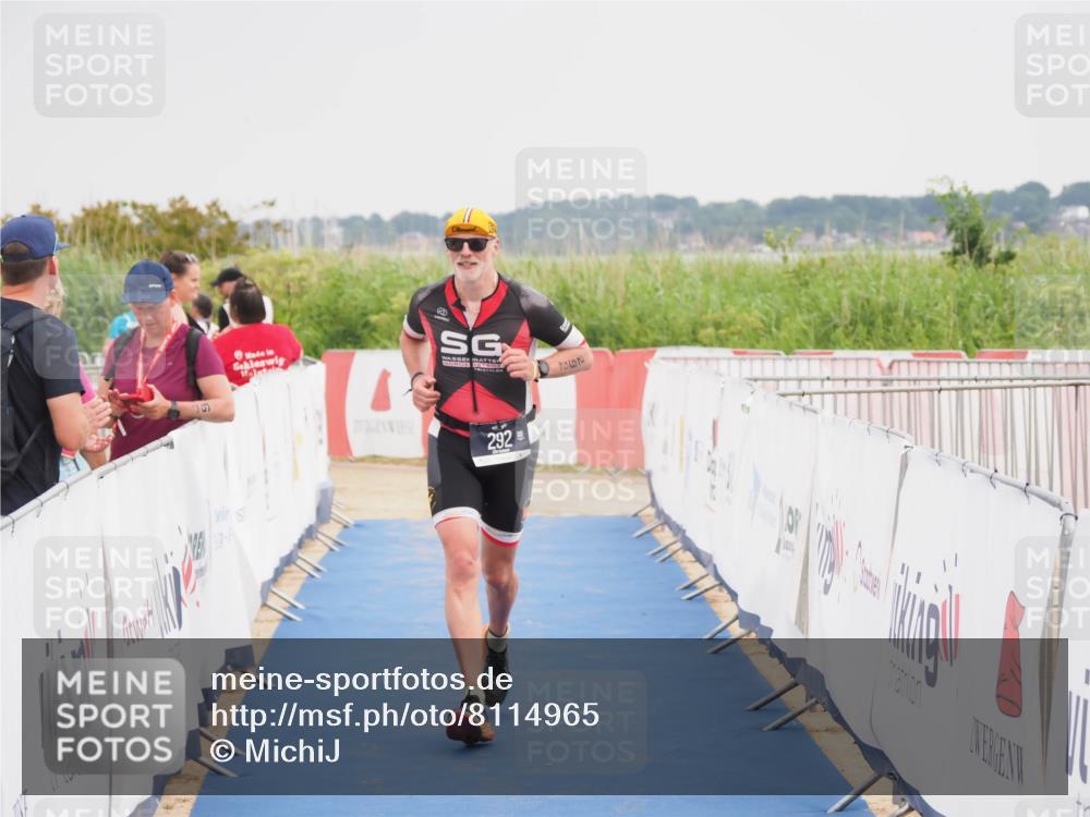 22.06.2025 - Viking Triathlon MichiJ http://msf.ph/oto/8114965 22.06.2025 16:46:37 Ziel 292 meine-sportfotos.de