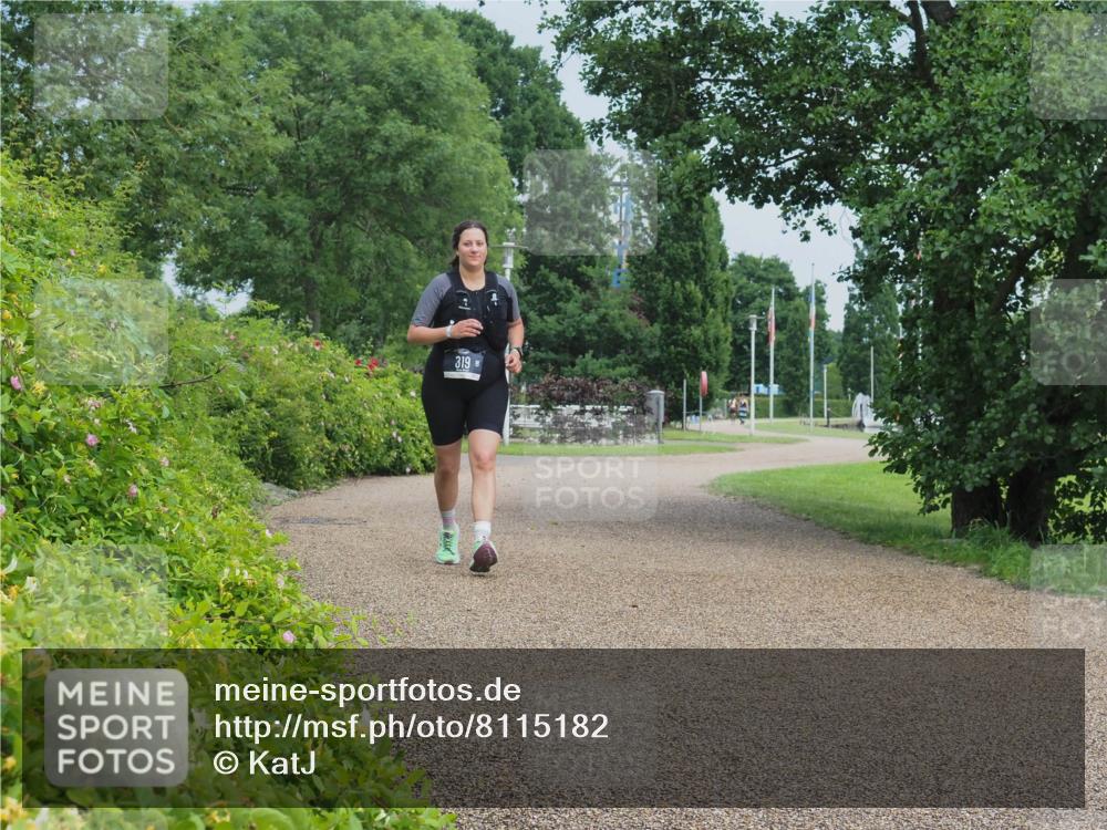 22.06.2025 - Viking Triathlon KatJ http://msf.ph/oto/8115182 22.06.2025 16:48:35 Laufen 319 meine-sportfotos.de