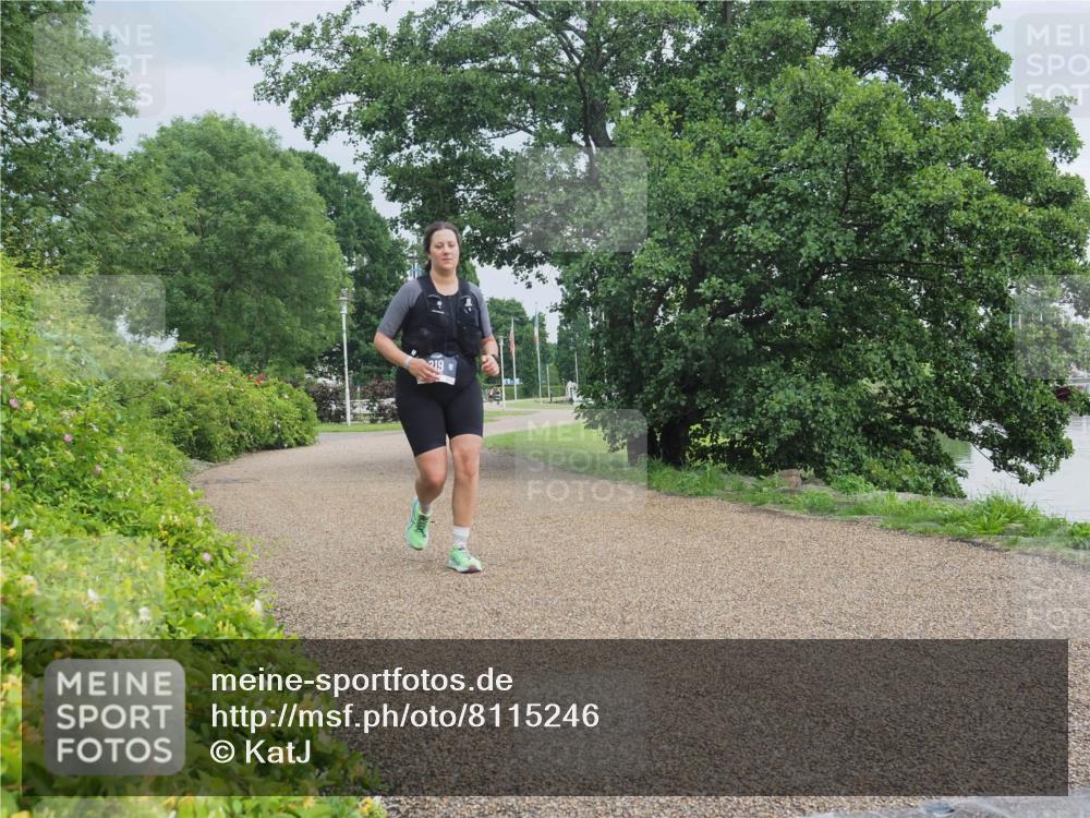 22.06.2025 - Viking Triathlon KatJ http://msf.ph/oto/8115246 22.06.2025 16:48:37 Laufen 319 meine-sportfotos.de