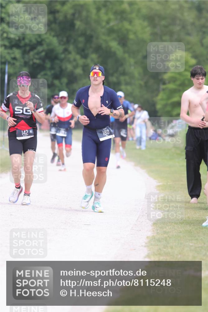 22.06.2025 - Viking Triathlon H.Heesch http://msf.ph/oto/8115248 22.06.2025 14:53:15 Laufen 402, 486 meine-sportfotos.de