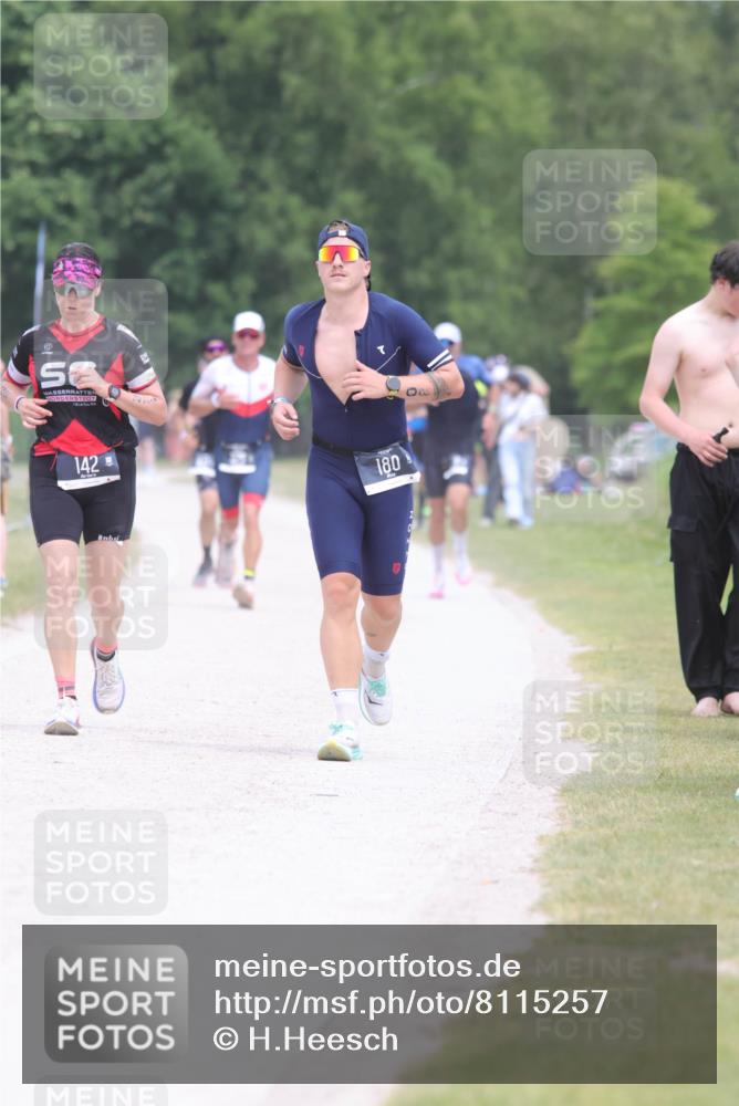 22.06.2025 - Viking Triathlon H.Heesch http://msf.ph/oto/8115257 22.06.2025 14:53:15 Laufen 402, 486 meine-sportfotos.de