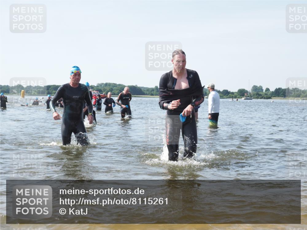 22.06.2025 - Viking Triathlon KatJ http://msf.ph/oto/8115261 22.06.2025 10:42:39 Schwimmen 55, 171, 240, 318, 369, 427, 441, 624 meine-sportfotos.de