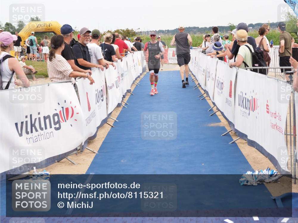 22.06.2025 - Viking Triathlon MichiJ http://msf.ph/oto/8115321 22.06.2025 15:05:43 Ziel 491, 492 meine-sportfotos.de