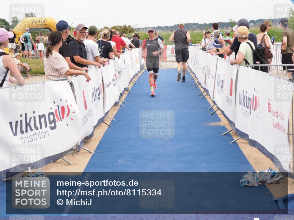 22.06.2025 - Viking Triathlon MichiJ http://msf.ph/oto/8115334 22.06.2025 15:05:43 Ziel 491, 492 meine-sportfotos.de