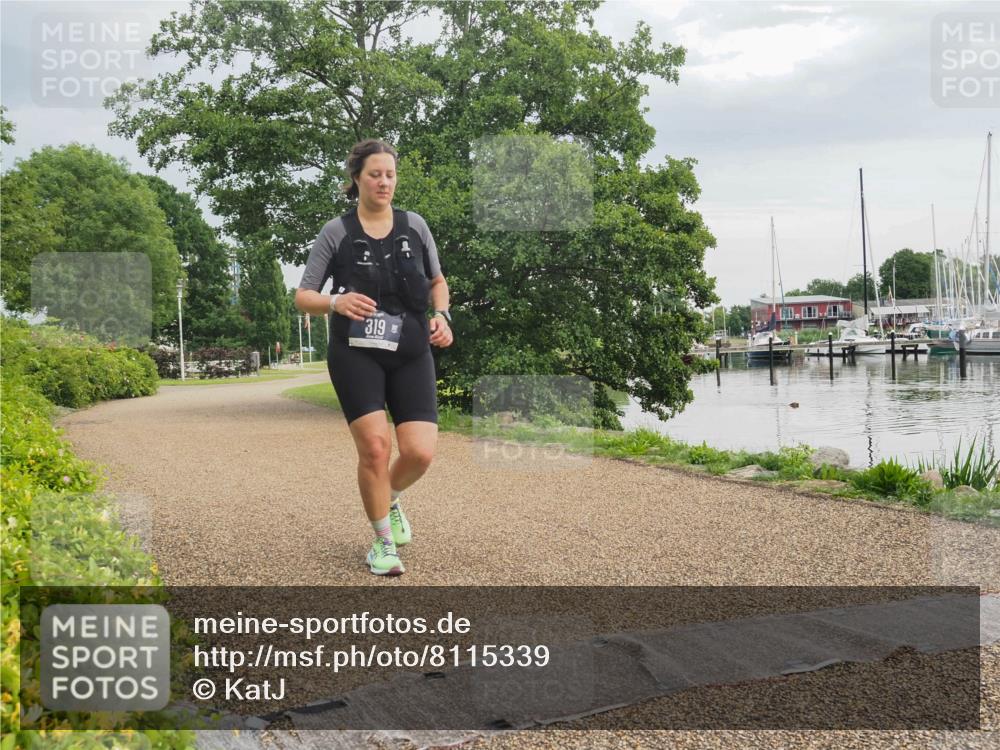 22.06.2025 - Viking Triathlon KatJ http://msf.ph/oto/8115339 22.06.2025 16:48:38 Laufen 319 meine-sportfotos.de