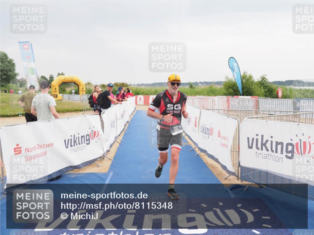 22.06.2025 - Viking Triathlon MichiJ http://msf.ph/oto/8115348 22.06.2025 16:46:40 Ziel 292 meine-sportfotos.de