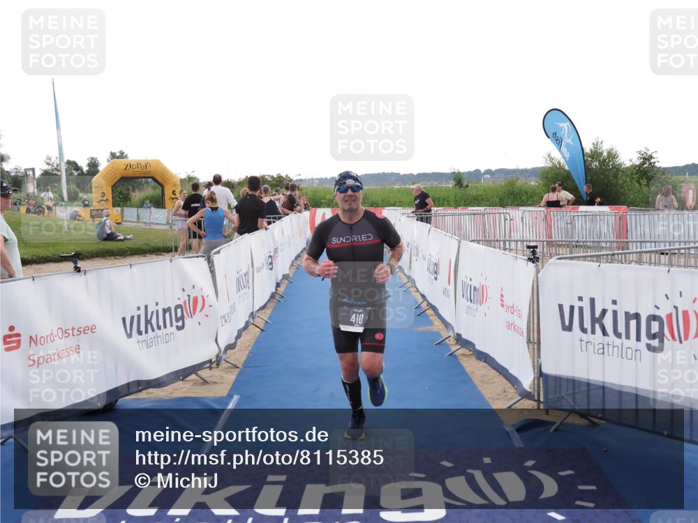 22.06.2025 - Viking Triathlon MichiJ http://msf.ph/oto/8115385 22.06.2025 16:26:35 Ziel 410 meine-sportfotos.de