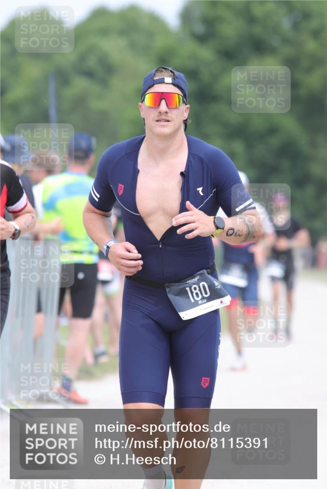 22.06.2025 - Viking Triathlon H.Heesch http://msf.ph/oto/8115391 22.06.2025 14:53:21 Laufen 142, 180, 329 meine-sportfotos.de