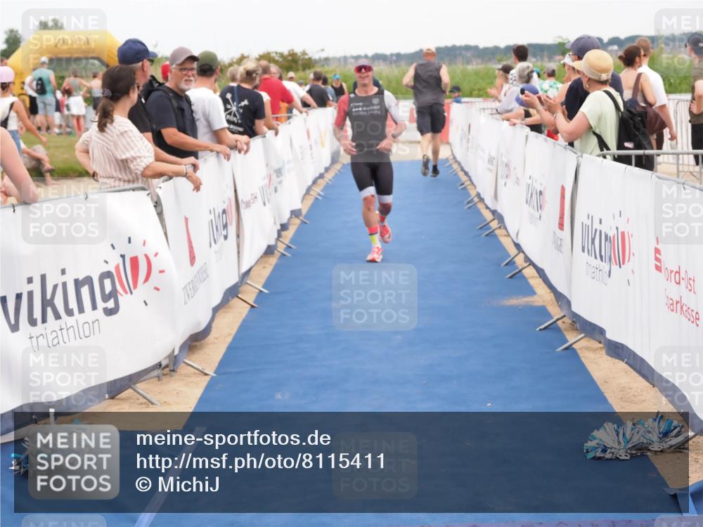 22.06.2025 - Viking Triathlon MichiJ http://msf.ph/oto/8115411 22.06.2025 15:05:44 Ziel 491, 492 meine-sportfotos.de