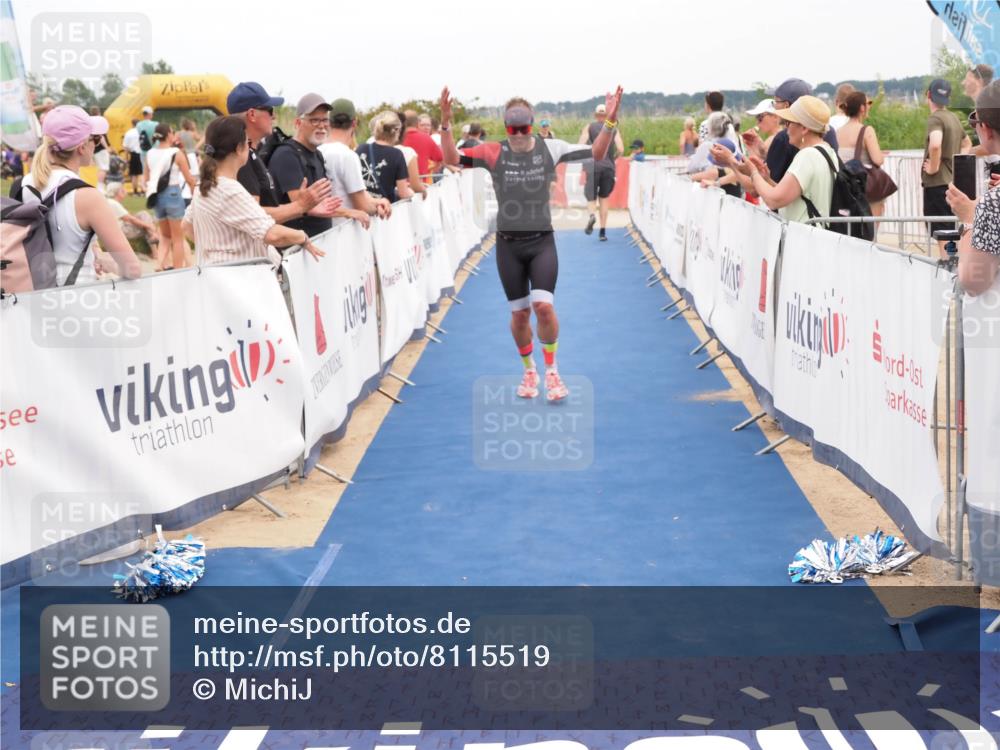 22.06.2025 - Viking Triathlon MichiJ http://msf.ph/oto/8115519 22.06.2025 15:05:45 Ziel 491, 492 meine-sportfotos.de