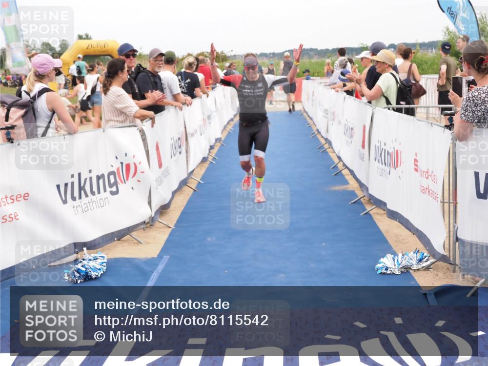 22.06.2025 - Viking Triathlon MichiJ http://msf.ph/oto/8115542 22.06.2025 15:05:45 Ziel 491, 492 meine-sportfotos.de