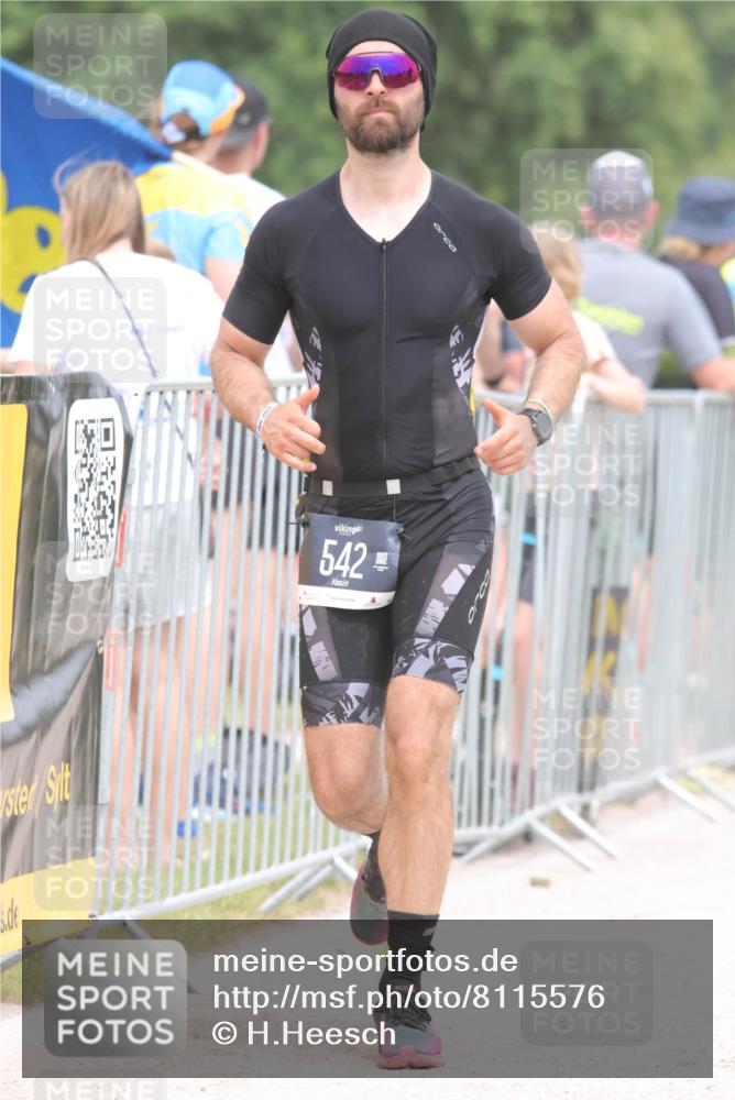 22.06.2025 - Viking Triathlon H.Heesch http://msf.ph/oto/8115576 22.06.2025 14:53:33 Laufen 329, 478, 542 meine-sportfotos.de