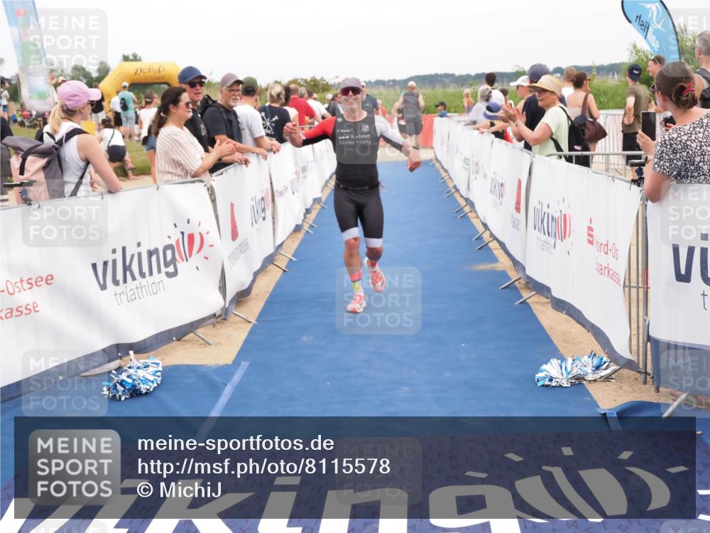 22.06.2025 - Viking Triathlon MichiJ http://msf.ph/oto/8115578 22.06.2025 15:05:45 Ziel 491, 492 meine-sportfotos.de