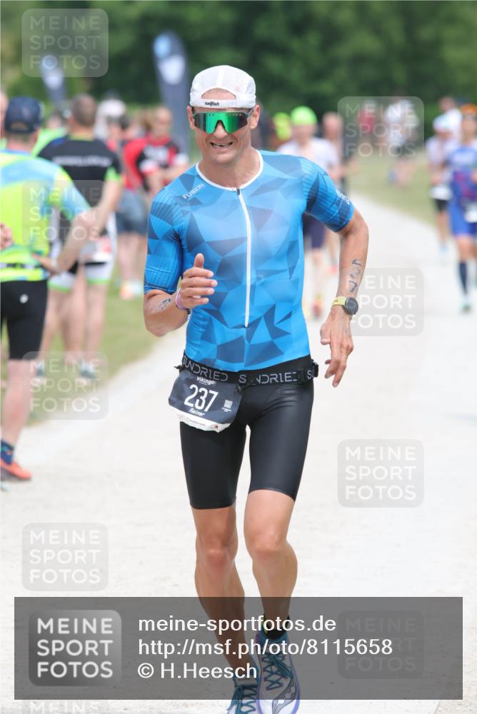 22.06.2025 - Viking Triathlon H.Heesch http://msf.ph/oto/8115658 22.06.2025 14:53:59 Laufen 237 meine-sportfotos.de
