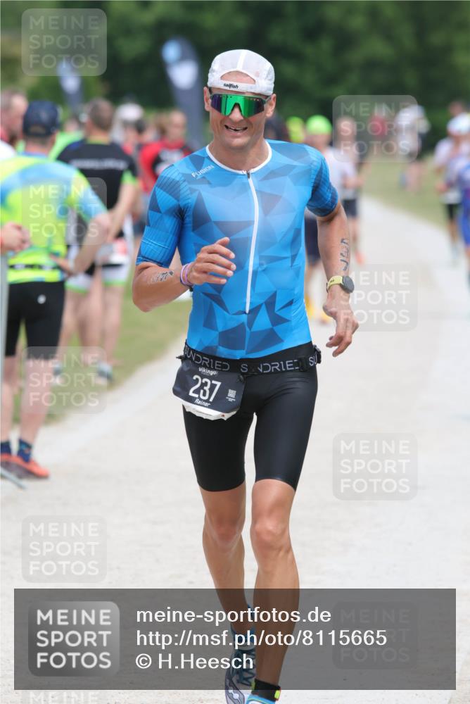 22.06.2025 - Viking Triathlon H.Heesch http://msf.ph/oto/8115665 22.06.2025 14:53:59 Laufen 237 meine-sportfotos.de