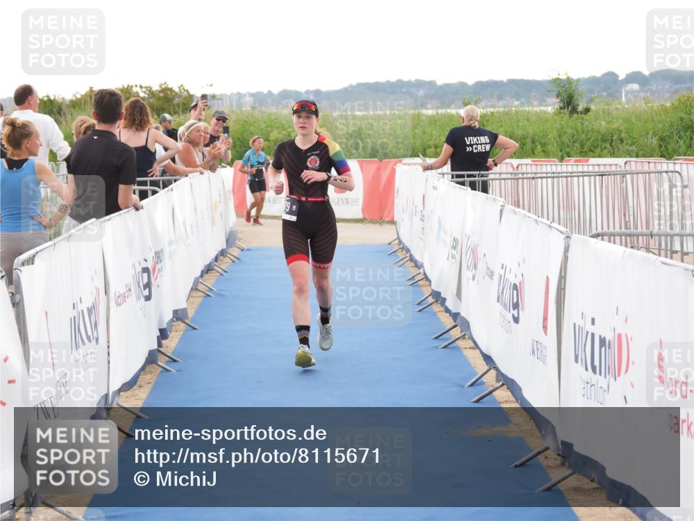 22.06.2025 - Viking Triathlon MichiJ http://msf.ph/oto/8115671 22.06.2025 16:26:43 Ziel 379 meine-sportfotos.de