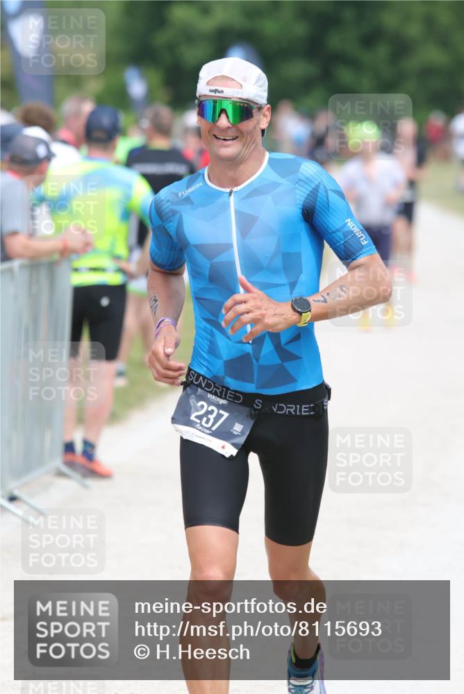 22.06.2025 - Viking Triathlon H.Heesch http://msf.ph/oto/8115693 22.06.2025 14:53:59 Laufen 237 meine-sportfotos.de