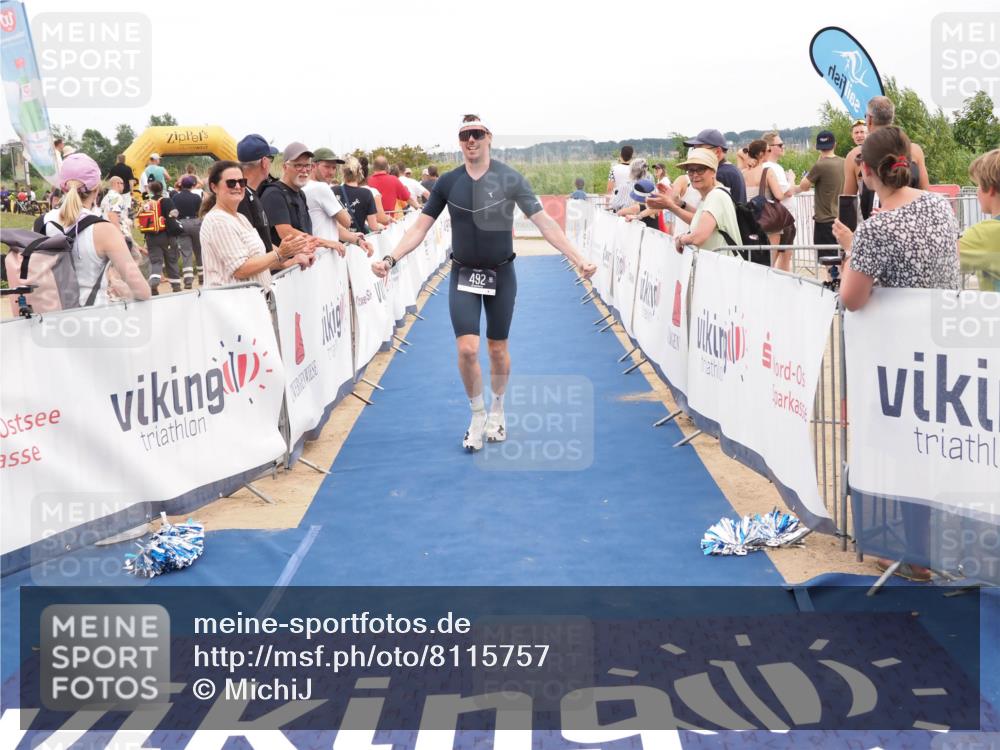 22.06.2025 - Viking Triathlon MichiJ http://msf.ph/oto/8115757 22.06.2025 15:05:49 Ziel 491, 492 meine-sportfotos.de