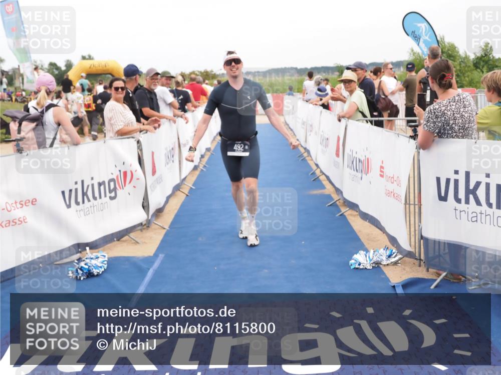 22.06.2025 - Viking Triathlon MichiJ http://msf.ph/oto/8115800 22.06.2025 15:05:49 Ziel 491, 492 meine-sportfotos.de