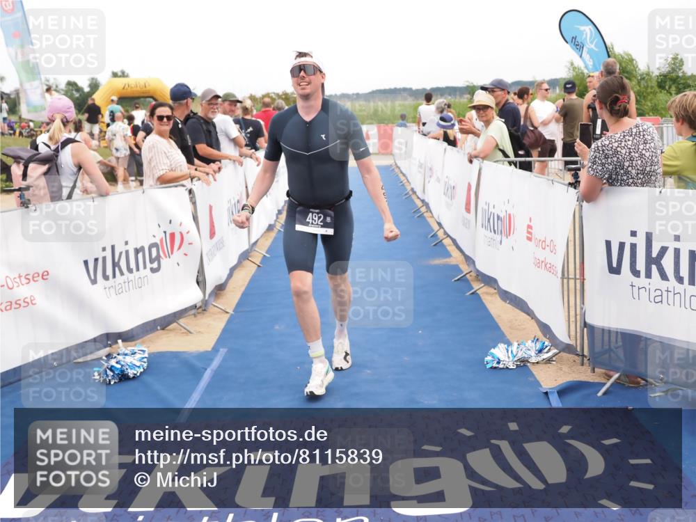 22.06.2025 - Viking Triathlon MichiJ http://msf.ph/oto/8115839 22.06.2025 15:05:49 Ziel 491, 492 meine-sportfotos.de