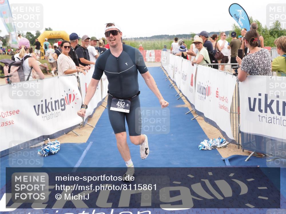 22.06.2025 - Viking Triathlon MichiJ http://msf.ph/oto/8115861 22.06.2025 15:05:50 Ziel 491, 492 meine-sportfotos.de