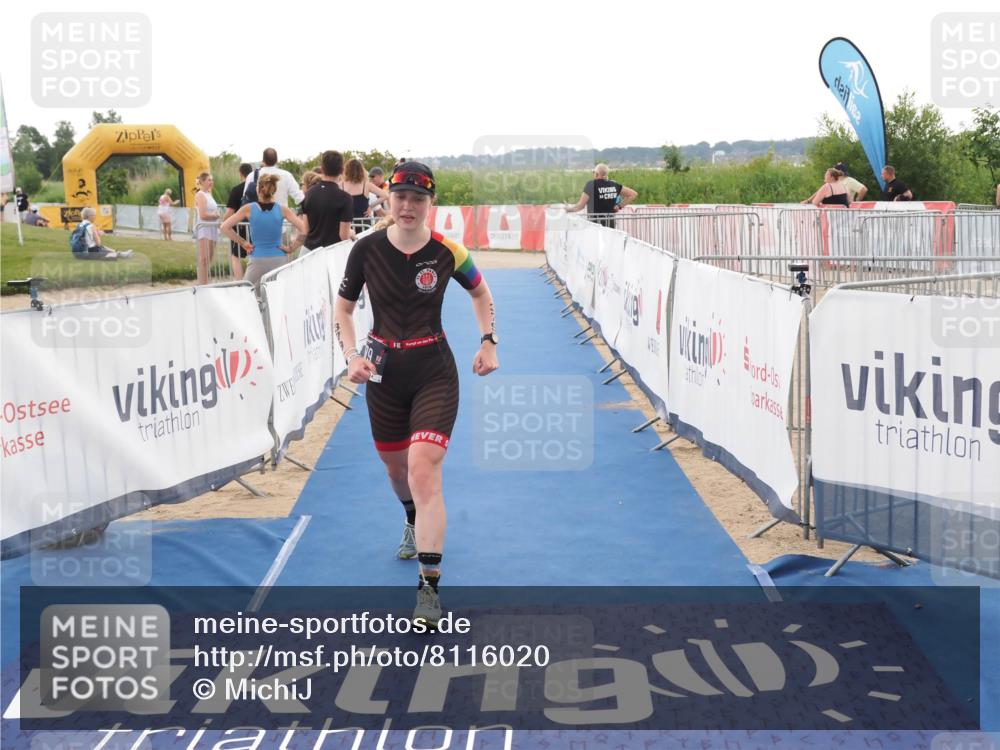 22.06.2025 - Viking Triathlon MichiJ http://msf.ph/oto/8116020 22.06.2025 16:26:46 Ziel 379 meine-sportfotos.de