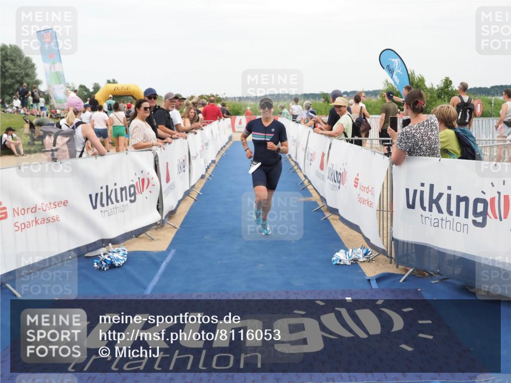 22.06.2025 - Viking Triathlon MichiJ http://msf.ph/oto/8116053 22.06.2025 15:06:01 Ziel 301 meine-sportfotos.de