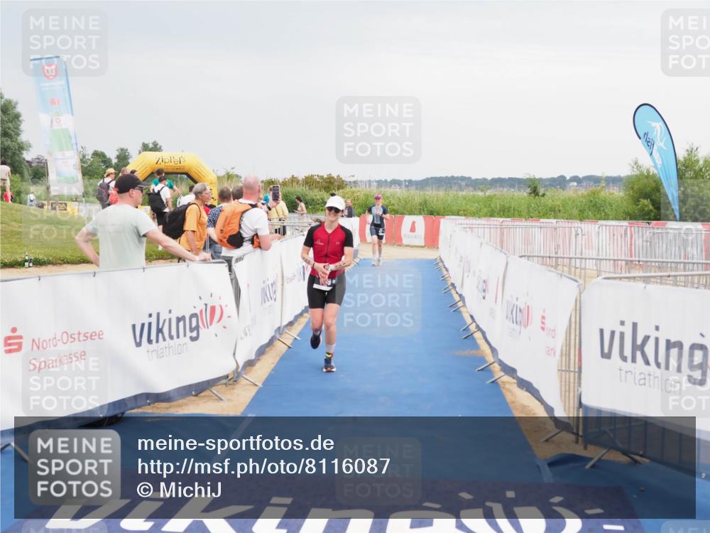 22.06.2025 - Viking Triathlon MichiJ http://msf.ph/oto/8116087 22.06.2025 16:49:55 Ziel 477, 499 meine-sportfotos.de