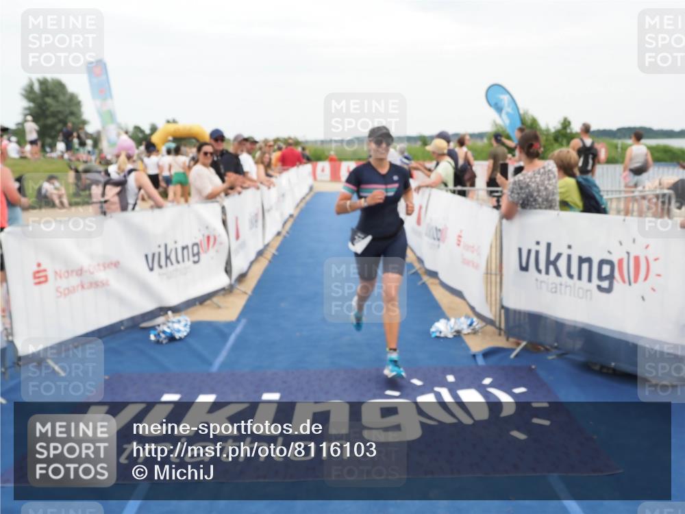22.06.2025 - Viking Triathlon MichiJ http://msf.ph/oto/8116103 22.06.2025 15:06:02 Ziel 301 meine-sportfotos.de